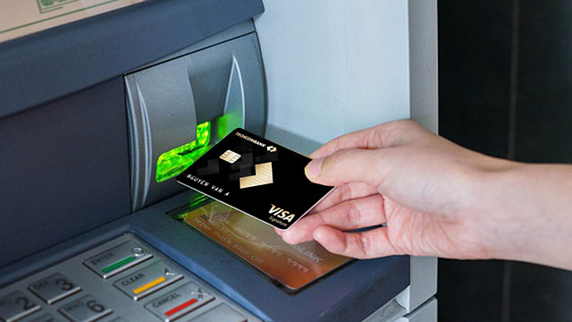 Rút tiền từ thẻ tín dụng qua ATM