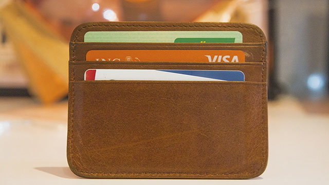 Các rủi ro tiềm ẩn khi đáo hạn thẻ tín dụng
