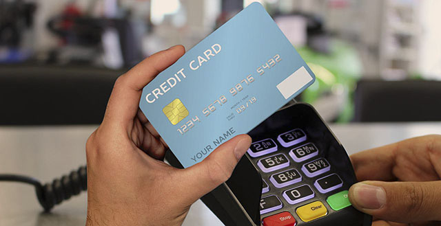 Có nên đáo hạn thẻ tín dụng không?