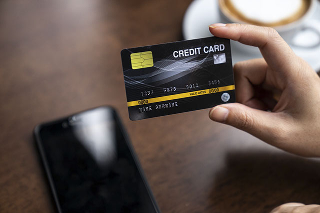 Rủi ro thường gặp khi đáo hạn thẻ tín dụng