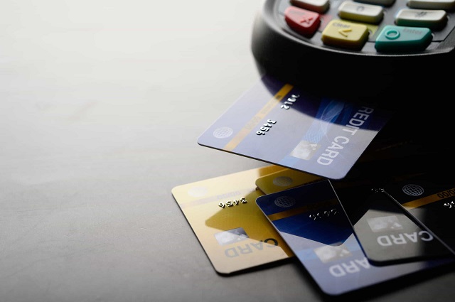 Rút tiền thẻ tín dụng là gì? Ưu, nhược điểm nổi bật