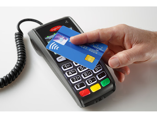 Quy trình rút tiền mặt từ thẻ tín dụng tại TPHCM