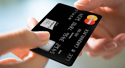 Có nên rút tiền từ thẻ tín dụng?