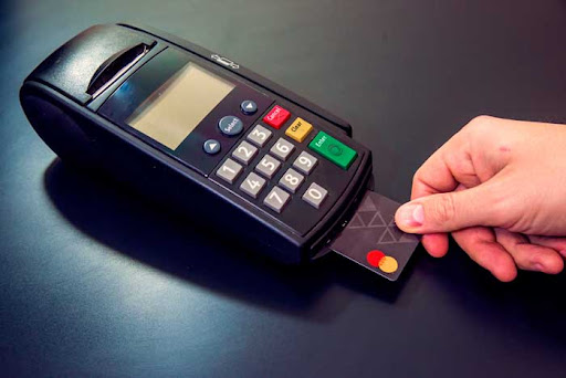 Dịch vụ rút tiền thẻ tín dụng TPHCM ở đâu uy tín?
